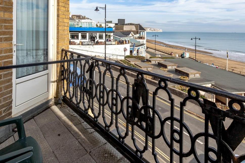 Готель Royal Pier Сандаун Екстер'єр фото